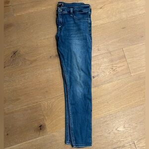 A & F skinny jeans. Like new. Medium wash.